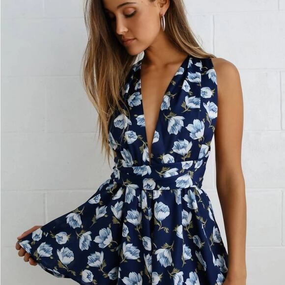 Lulus Navy Blue Floral Elated Energy Convertible Sleeveless Romper Shorts Sz XS - Picture 8 of 13